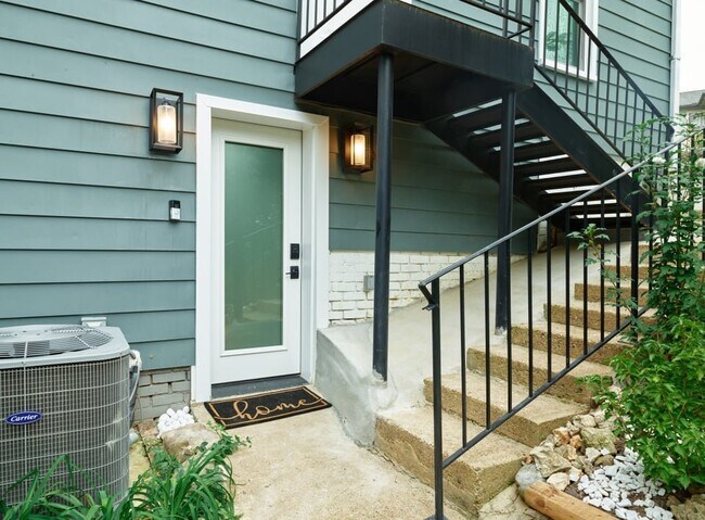 Building Photo - 1248 Highland Dr