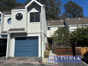 Building Photo - Charming Santa Cruz Townhouse: 3 Beds, 2.5 Baths with Private Patio, Spacious Layout, and Prime L...