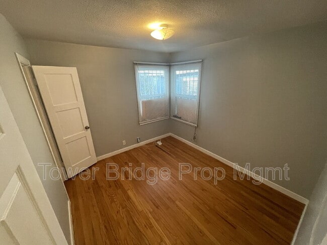 Building Photo - 2871 32nd Ave