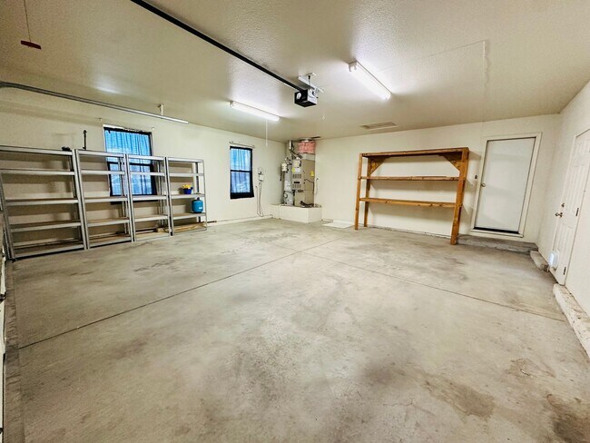 Building Photo - Beautiful 3 Bedroom Home in a Great Fallon Location — Landscaping Included!