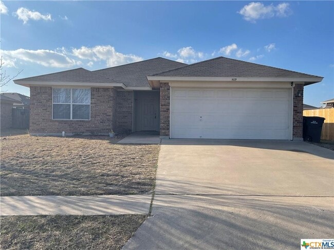 Building Photo - 509 Redbud Dr