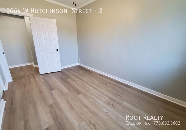 Building Photo - Lincoln Square / North Center – Modern Top...