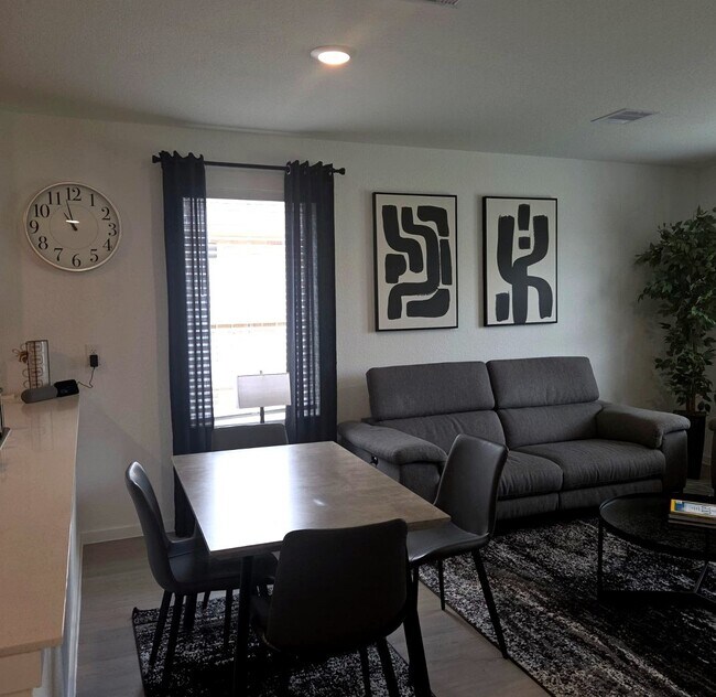 Building Photo - 3323 Silvery Bryum Dr