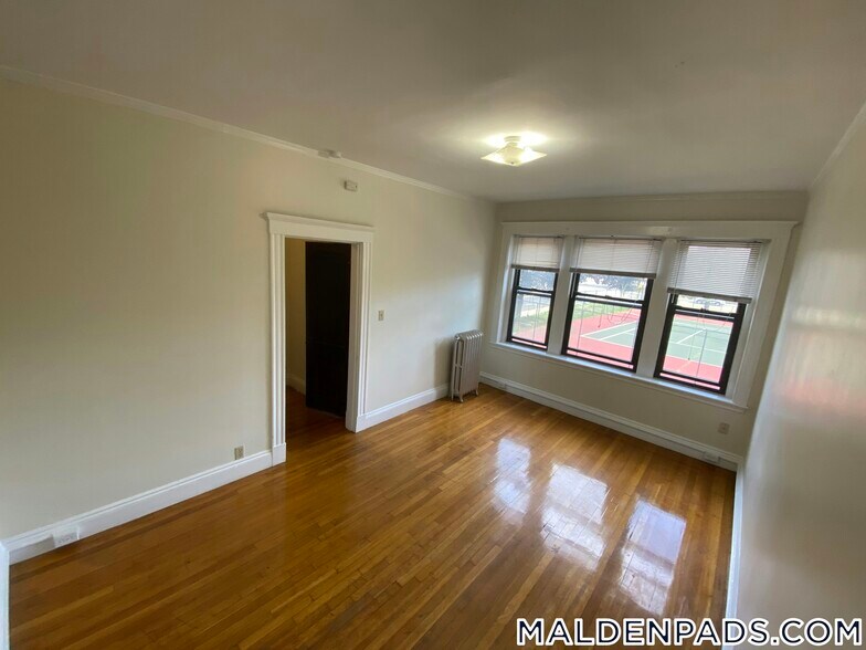 Building Photo - 17-19-19 Washington St S