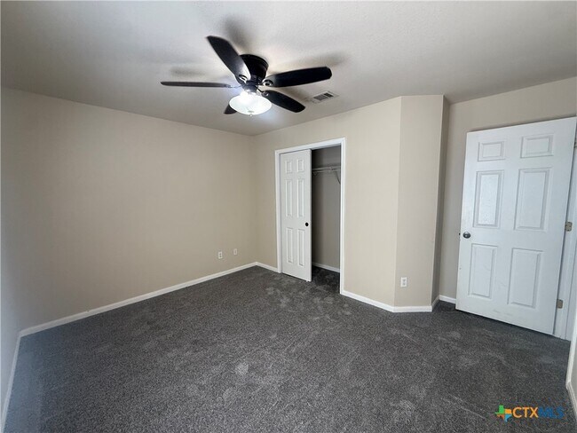 Building Photo - 811 Shadow Creek Blvd