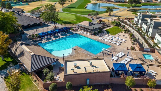 Building Photo - LUXURY GOLF COURSE CONDO - FULLY FURNISHED