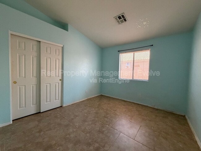 Building Photo - 7816 N 54th Ln