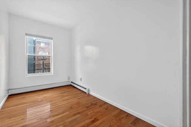 Building Photo - 359 Palisade Ave