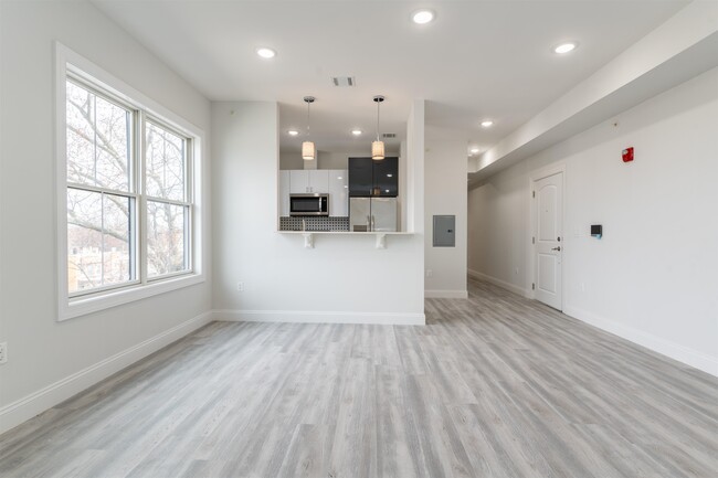 Building Photo - 144 Bergen Ave