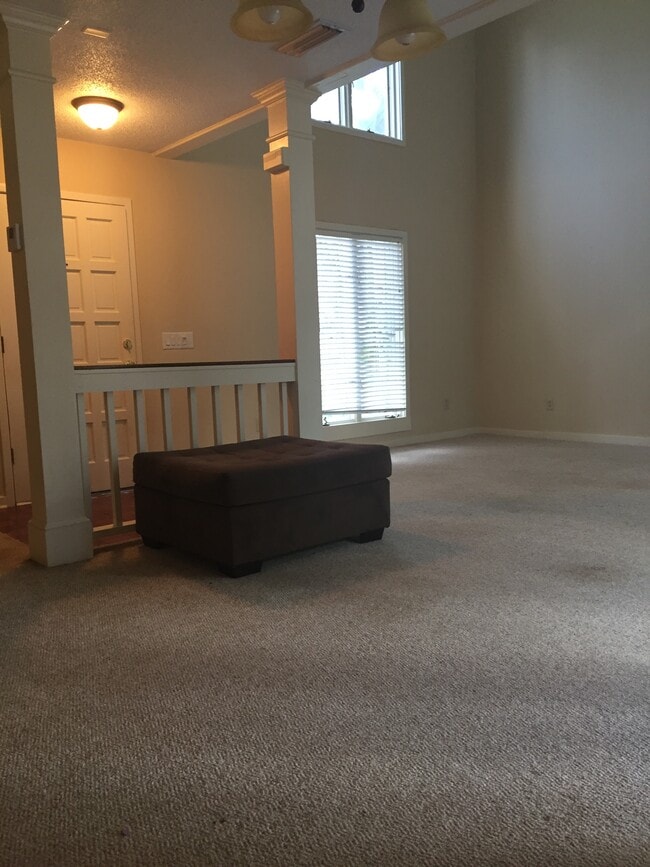 Building Photo - 214 Westbrooke Dr