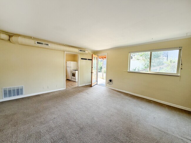Building Photo - 2626 4th St