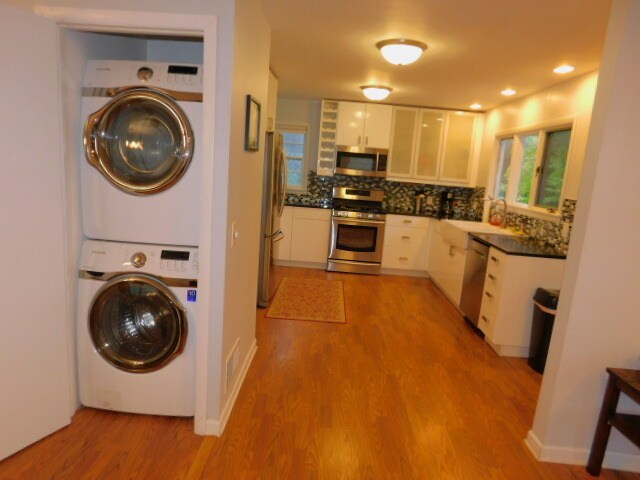 Building Photo - 819 Kenwood Pkwy