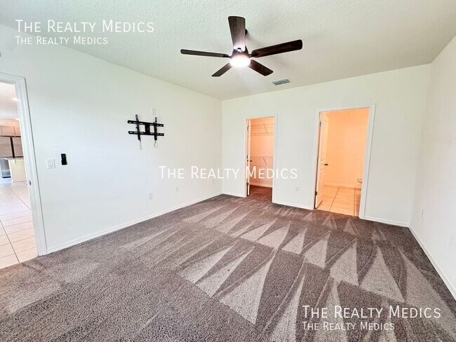Building Photo - 320 Mariana Way