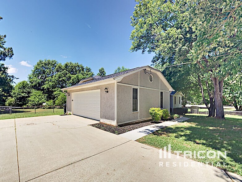 Building Photo - 146 Meadow Ridge Dr