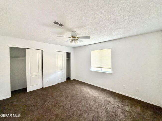 Building Photo - 12501 Sombra Fuerte Dr