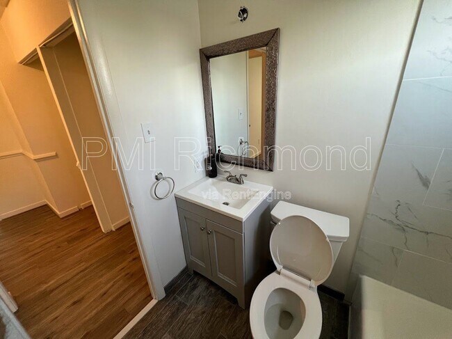 Building Photo - 1901 Beaver Rd