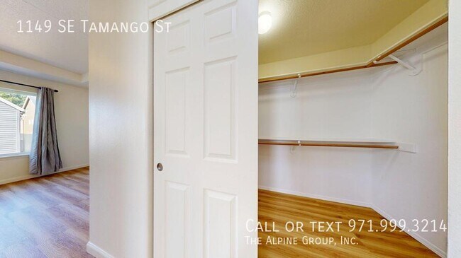 Building Photo - 1149 SE Tamango St