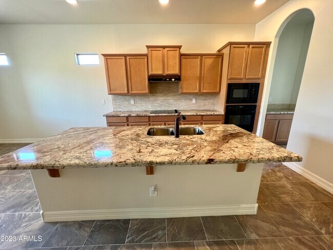 Building Photo - 8628 N Pierre Ct