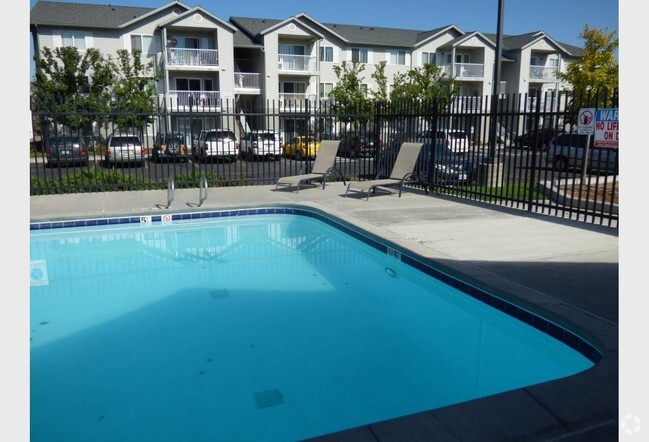 Pool - Heron Creek Apartments