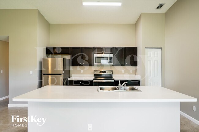 Building Photo - 1082 SW Bianca Ave