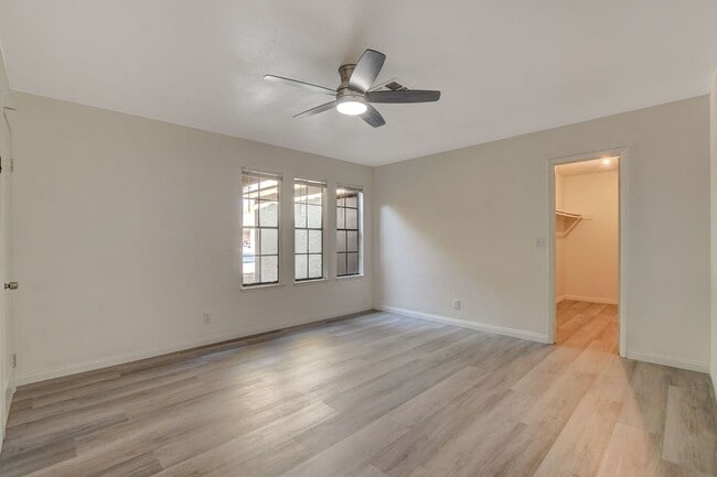 Building Photo - Single Story in the Heart of Las Vegas