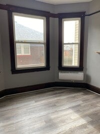 Building Photo - Nicely updated 1 BR