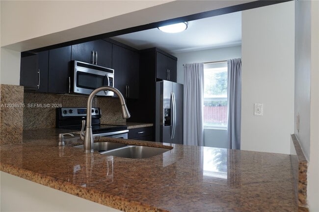Building Photo - 9132 SW 148th Ct