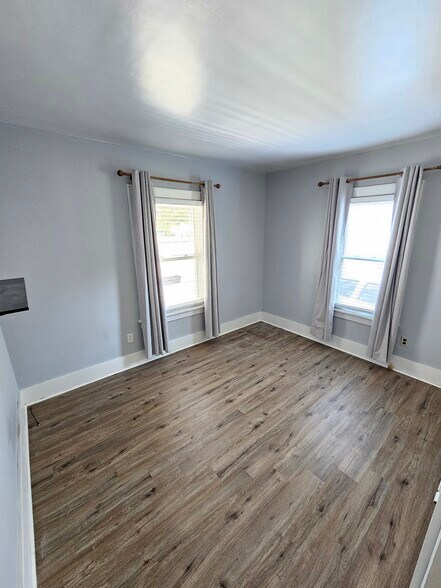 Building Photo - 1740 Fairmount Pky