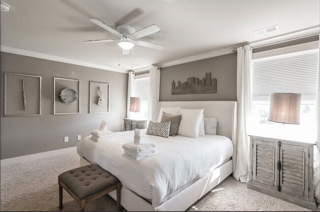 Building Photo - Belmont / Vanderbilt University Condo!!