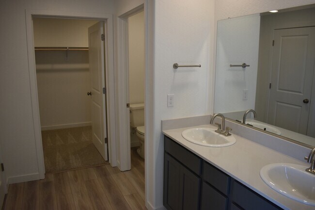 Building Photo - 4752 Sami Jo Dr