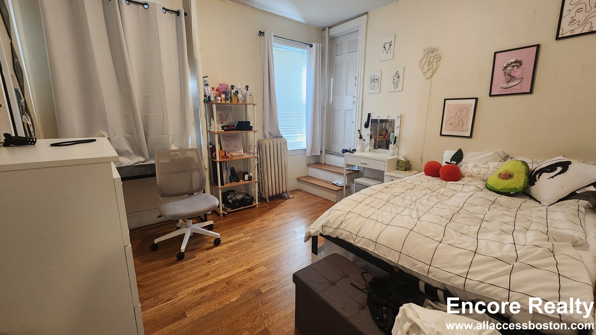 Building Photo - 66 Egmont St