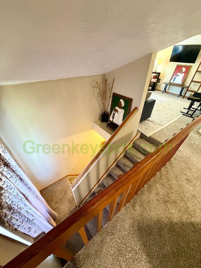 Building Photo - Awesome 4-Bed/2-Bath Craftsman Bungalow House Near Alberta District