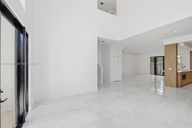 Building Photo - 3111 SW 12th St