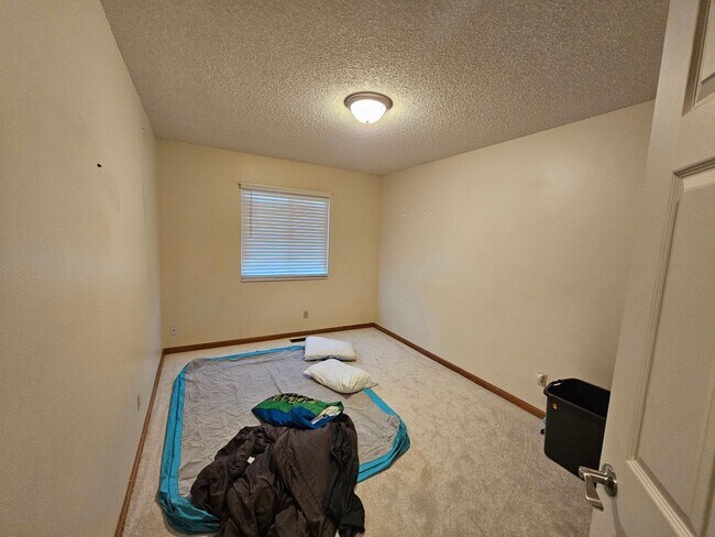 Building Photo - 3 Bed 2 Bath In Fountain Valley Ranch!!
