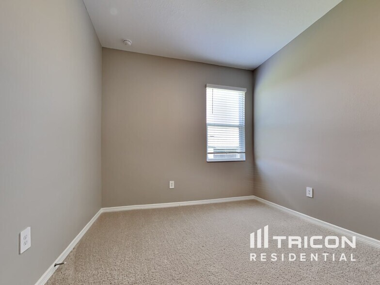 Building Photo - 6092 Dolostone Dr