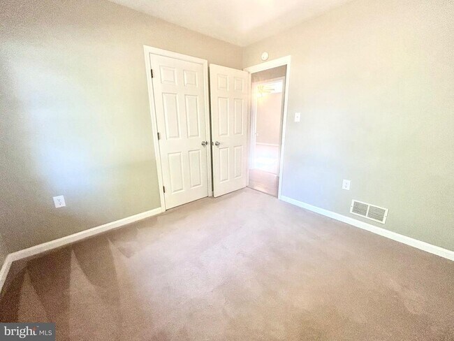 Building Photo - 307 Raven Rd