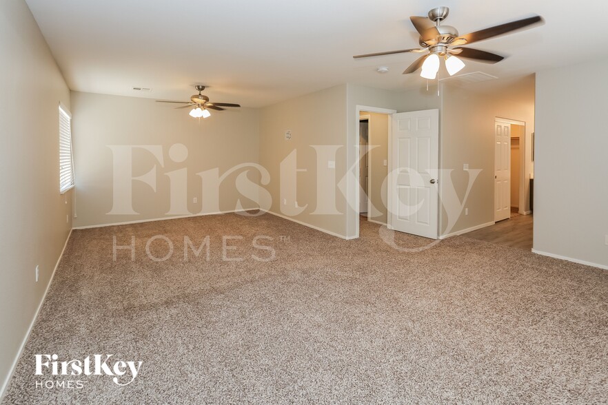 Building Photo - 6425 Casamar St