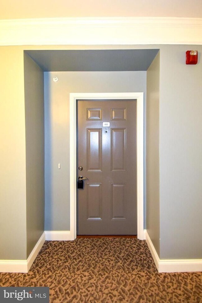 Building Photo - THIS IS AN ACTIVE ADULT, AGE RESTRICTED COMMUNITY. MUST BE 55+.