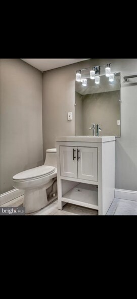 Building Photo - 3637 Dolfield Ave