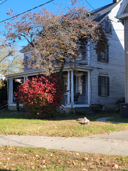 Building Photo - 1049 Dreher Ave