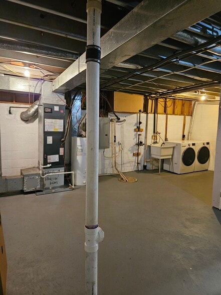 Building Photo - 6322 Bentham Ct