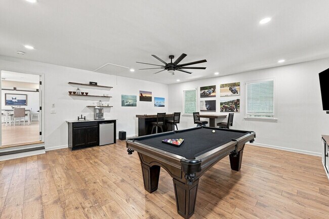 Building Photo - 4225 Twin Rivers Dr