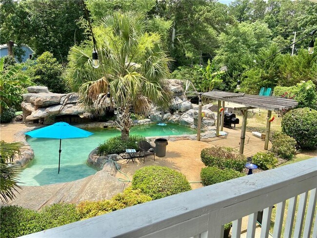 Building Photo - 1679 Rangewood Dr SW