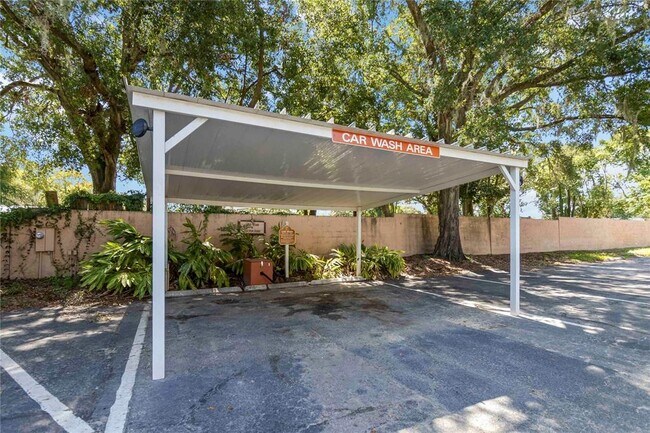 Building Photo - 662 Kenwick Cir