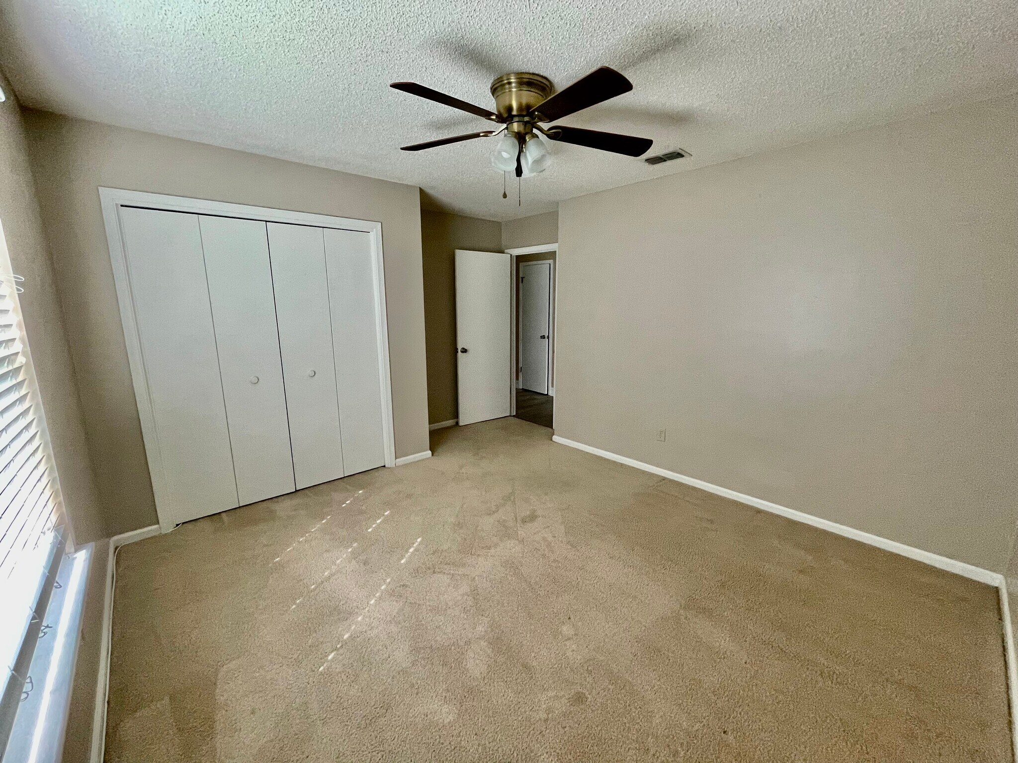 Building Photo - 10439 Inverness Dr