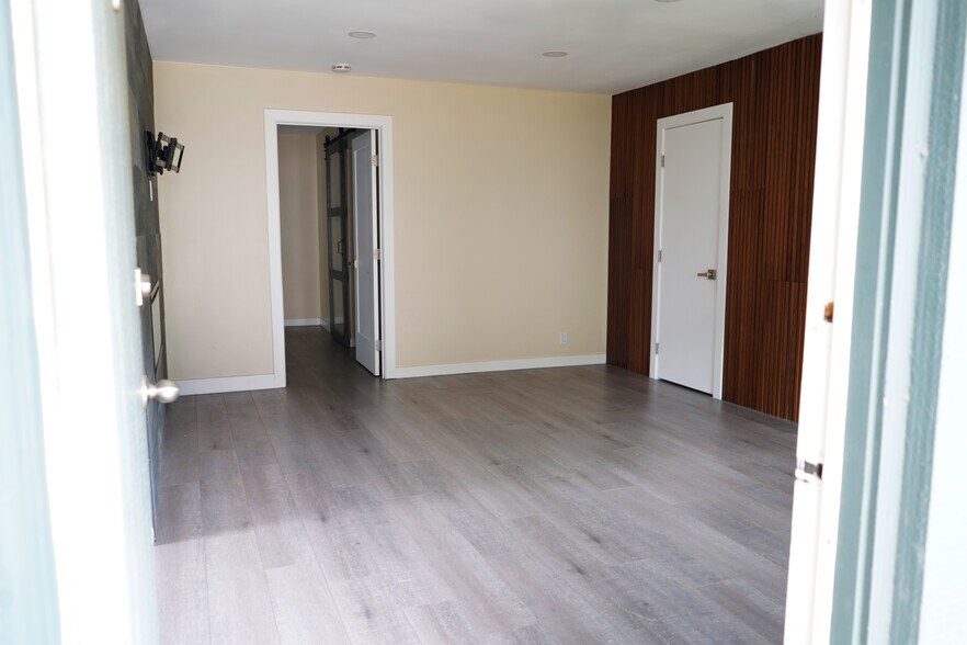 Building Photo - 23214 Orange Ave