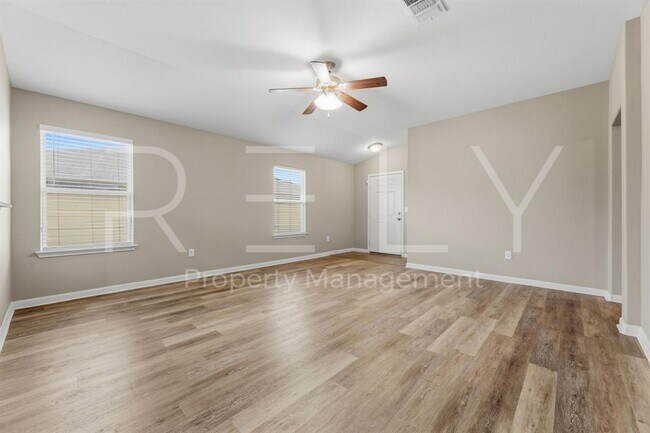 Building Photo - 146 Leon River Loop
