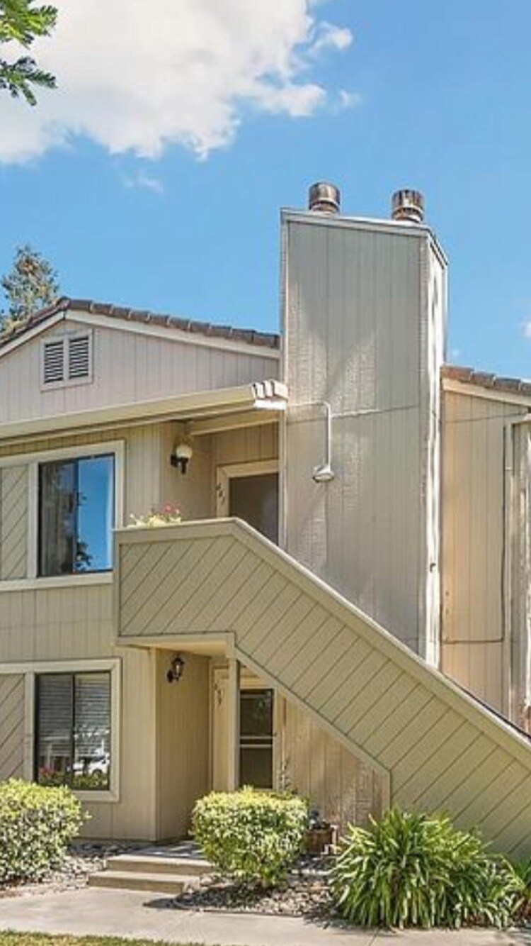 Building Photo - 661 Yolo Ct