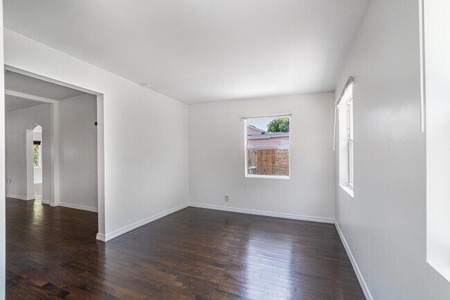 Building Photo - 942 Sunset Rd