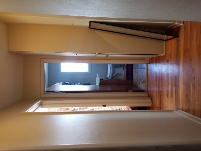 Building Photo - 1325 Crestmore Pl